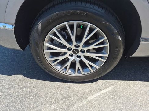 Used 2026 Genesis GV80 2.5T RWD image 9