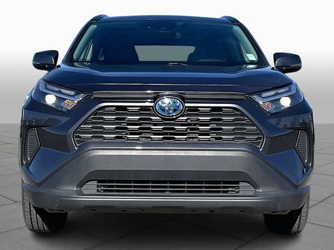 Used 2022 Toyota RAV4 XLE w/ Convenience Package image 4