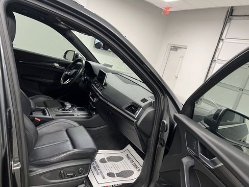 Used 2018 Audi SQ5 Prestige w/ Prestige Package image 59