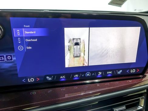 New 2026 Chevrolet Traverse Z71 w/ Driver Confidence Package AWD/4WD image 20