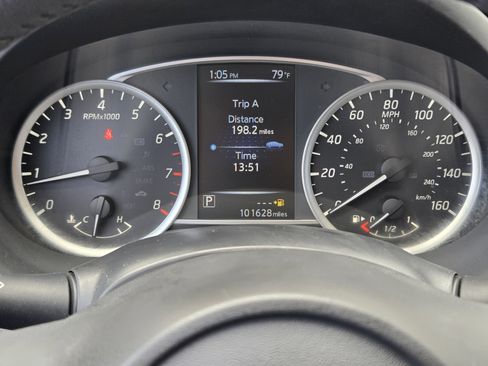 Used 2017 Nissan Sentra SR FWD image 11