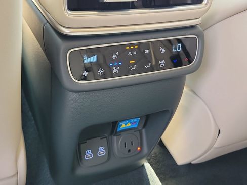 Used 2025 Genesis GV80 3.5T Prestige AWD/4WD image 12