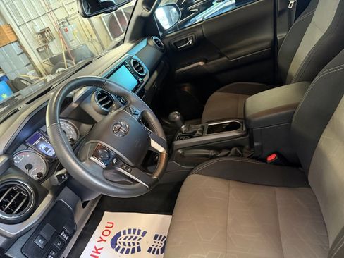 Used 2021 Toyota Tacoma TRD Off-Road w/ Technology Package image 34