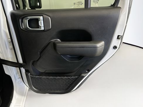 Used 2022 Jeep Wrangler Unlimited Sport image 29