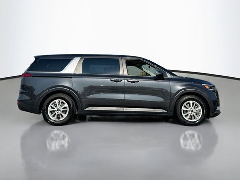 Used 2024 Kia Carnival LX FWD image 8