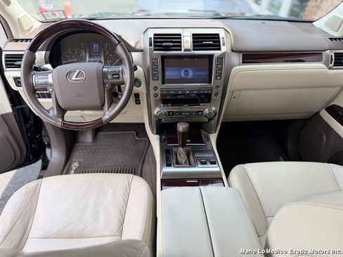 Used 2018 Lexus GX 460 Premium w/ Premium Package AWD/4WD image 40