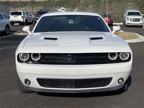 Used 2022 Dodge Challenger SXT w/ Blacktop Package image 8