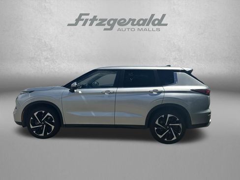 Used 2024 Mitsubishi Outlander SE AWD/4WD image 4