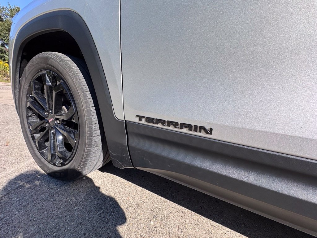 Used 2022 GMC Terrain SLE w/ Driver Convenience Package FWD image 14