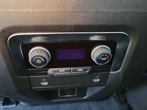 Certified 2024 Chevrolet Suburban LT AWD/4WD image 16