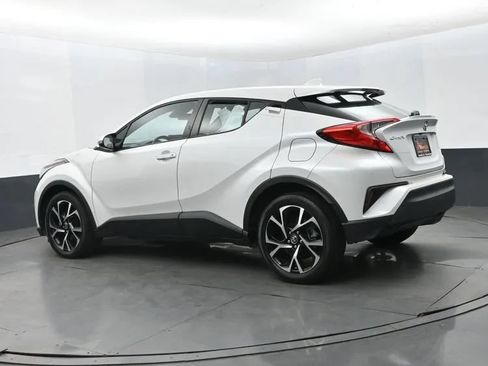Used 2022 Toyota C-HR XLE FWD image 9