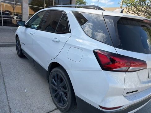 Used 2022 Chevrolet Equinox RS w/ RS Leather Package image 5