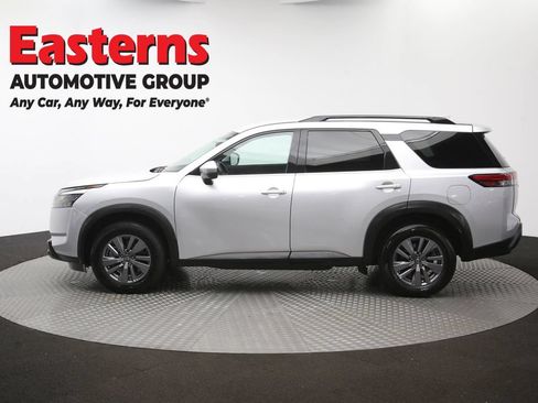 Used 2025 Nissan Pathfinder SV FWD image 64
