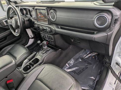 Used 2018 Jeep Wrangler Unlimited Sahara image 19