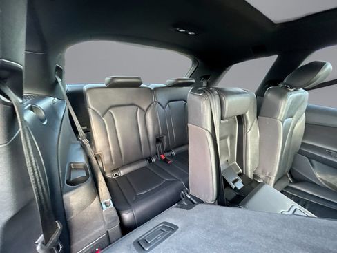 Used 2018 Audi Q7 2.0T Premium w/ Cold Weather Package AWD/4WD image 40