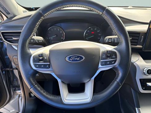 Certified 2022 Ford Explorer XLT w/ Equipment Group 202A AWD/4WD image 16