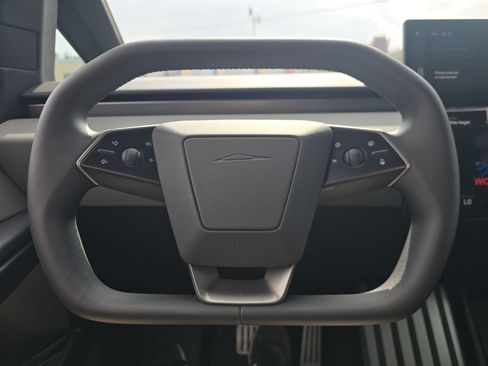 Used 2024 Tesla Cybertruck AWD Crew Cab image 25