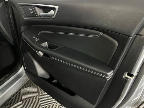 Used 2024 Ford Edge Titanium image 34