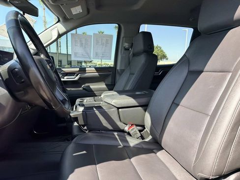 Used 2025 Chevrolet Silverado 1500 LT w/ Leather Package AWD/4WD image 19
