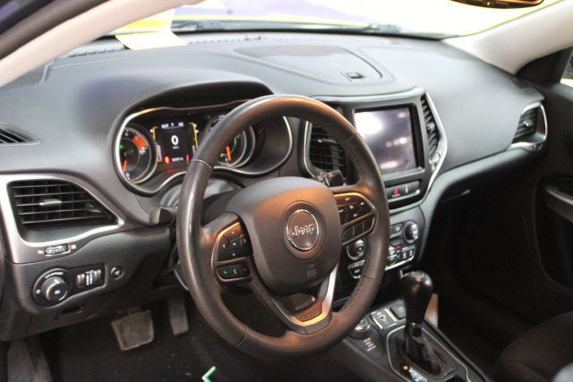 Used 2022 Jeep Cherokee Latitude w/ Comfort Safety Group AWD/4WD image 14