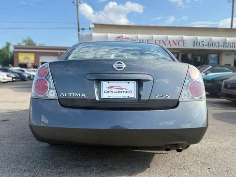 Used 2005 Nissan Altima 2.5 S w/ (S02) Side Airbags Pkg FWD image 4