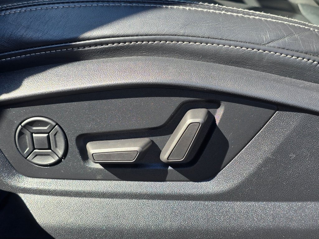 Used 2020 Audi Q8 Prestige AWD/4WD image 39
