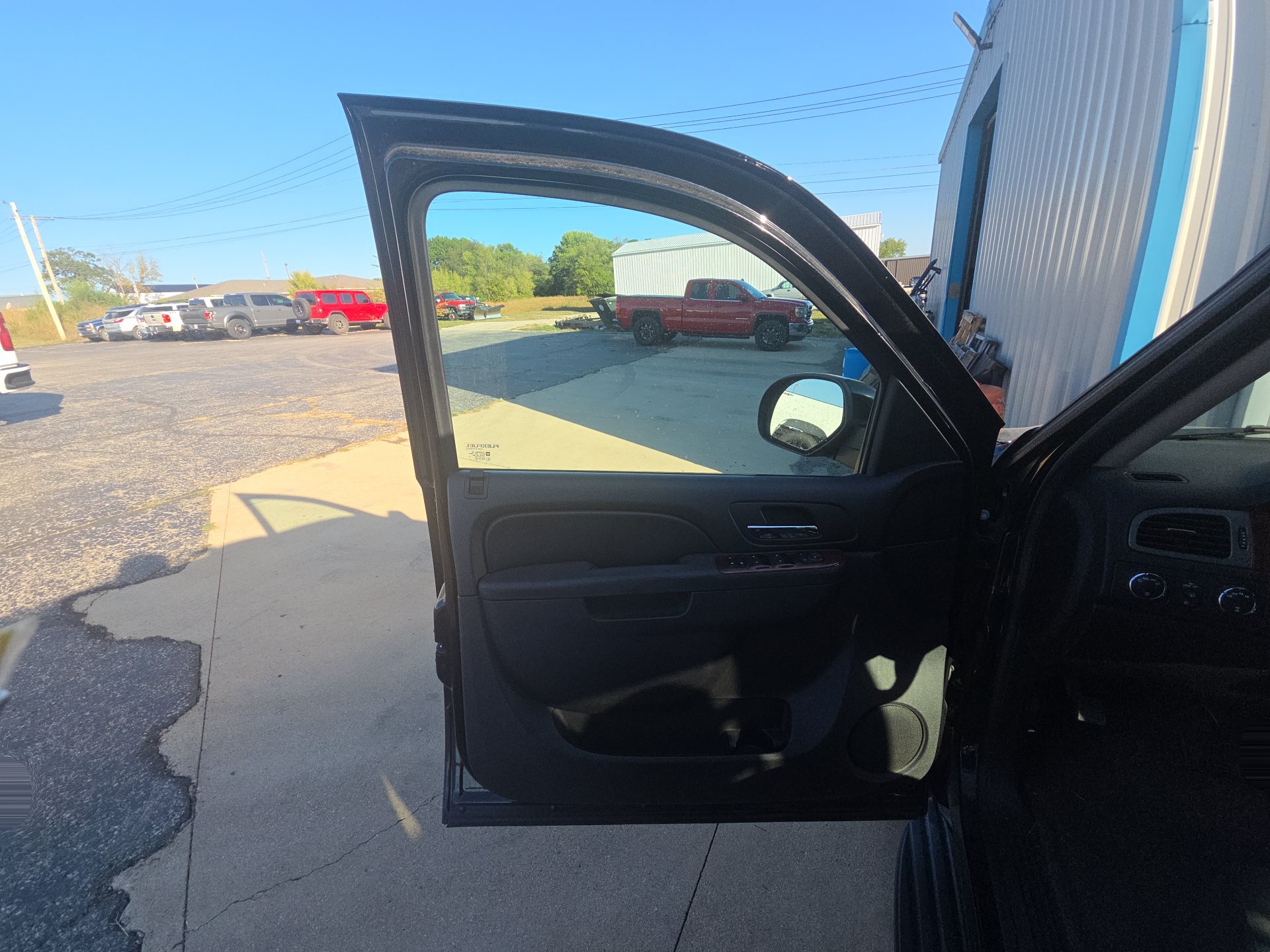 Used 2013 GMC Yukon SLE w/ Convenience Package AWD/4WD image 7