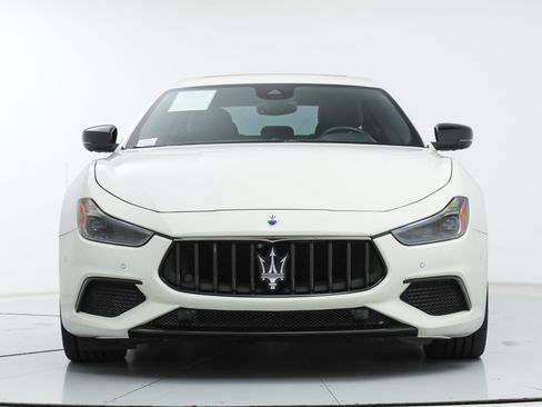 Certified 2023 Maserati Ghibli Modena RWD image 8