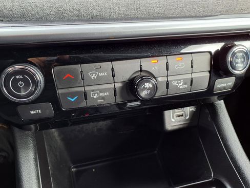 Used 2022 Jeep Compass Latitude image 7