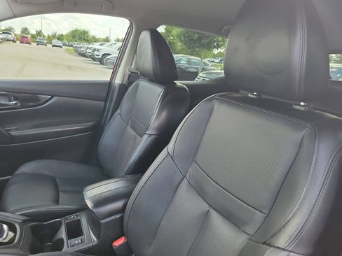 Used 2022 Nissan Rogue Sport SL FWD image 17