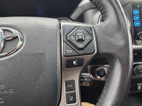 Used 2019 Toyota Tacoma Limited image 15