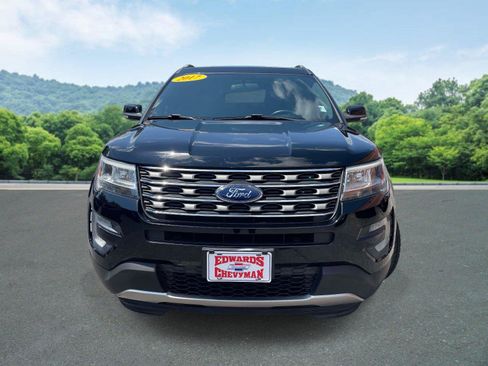 Used 2017 Ford Explorer XLT FWD image 25