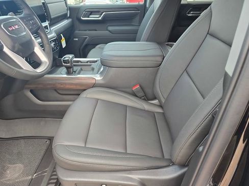 New 2026 GMC Sierra 1500 SLT image 17