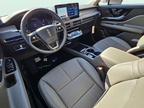 New 2026 Lincoln Corsair Premiere image 18