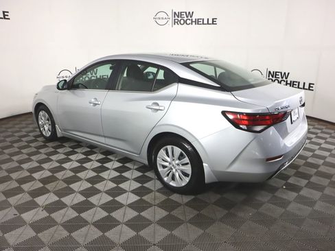 Certified 2022 Nissan Sentra S image 8