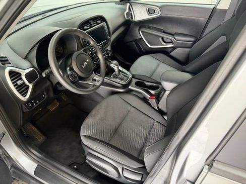 Used 2022 Kia Soul LX w/ Technology Package FWD image 14