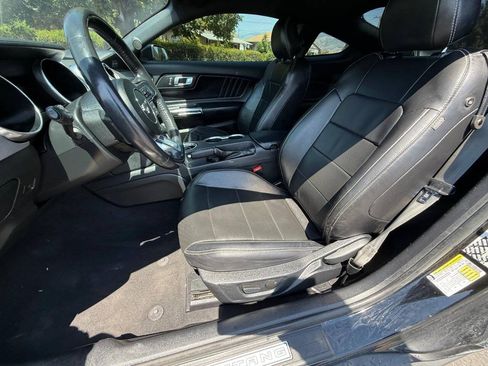 Used 2022 Ford Mustang Premium RWD image 9