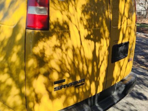 Used 2012 GMC Savana 2500 Extended RWD image 11