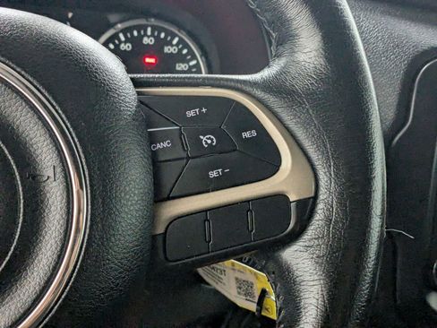 Used 2015 Jeep Renegade Latitude w/ Cold Weather Group II AWD/4WD image 14