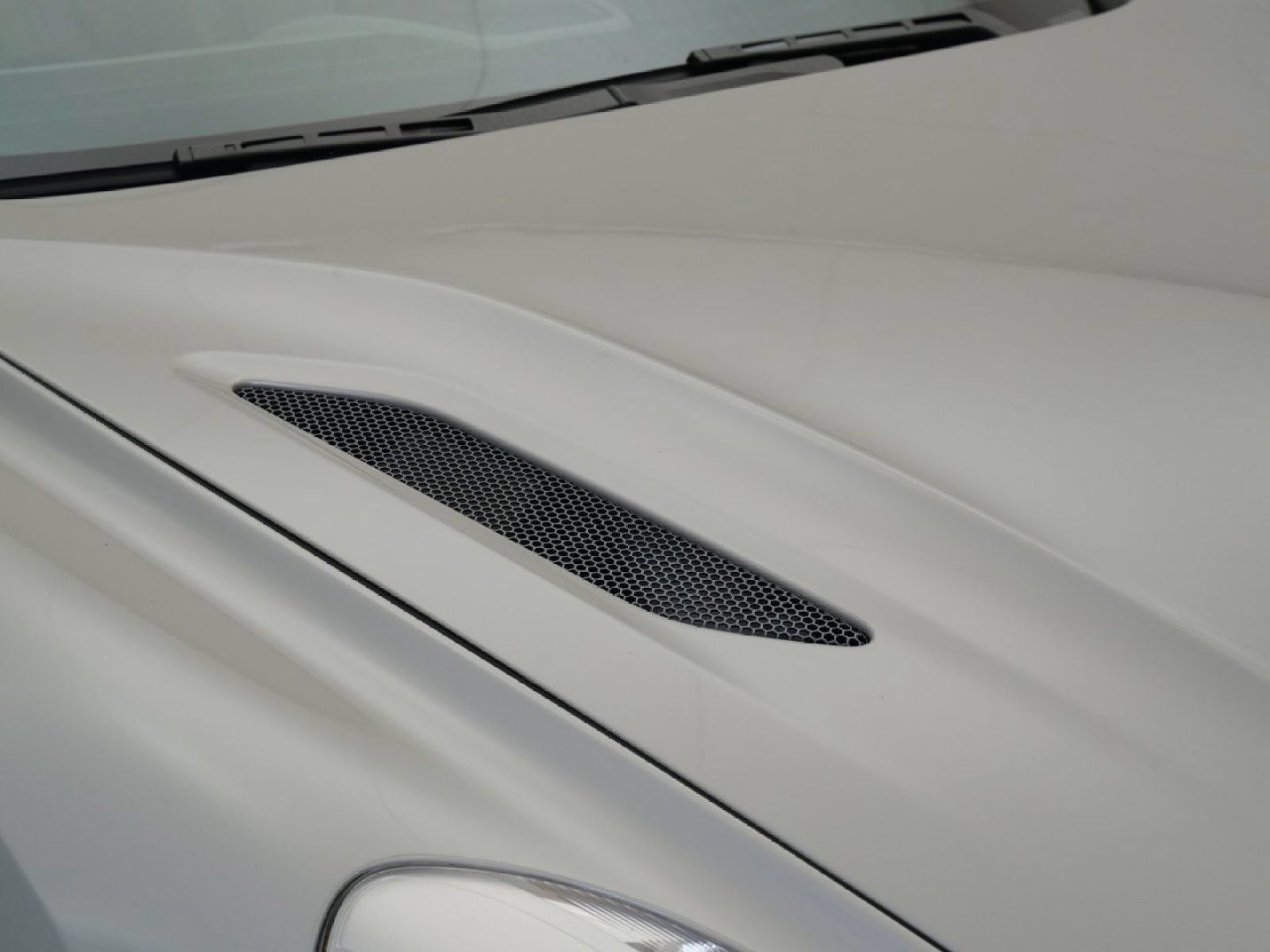 Used 2016 Aston Martin Vanquish Coupe RWD image 5