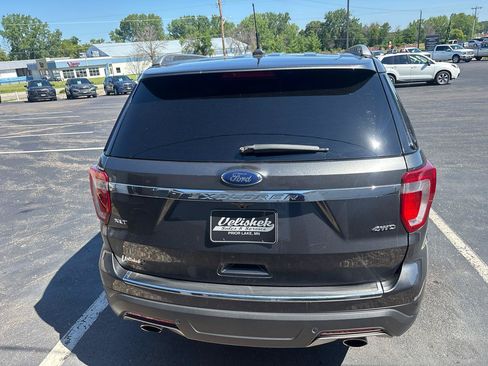 Used 2018 Ford Explorer XLT w/ Equipment Group 202A AWD/4WD image 4