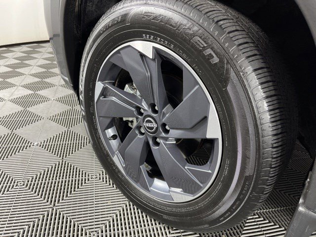 Used 2026 Nissan Rogue SV FWD image 10