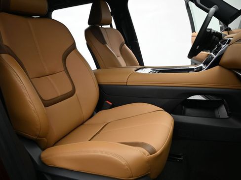 New 2026 Nissan Armada SL w/ Captain's Chari Seat Package RWD image 7