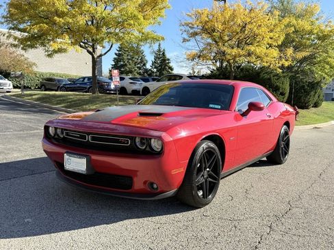 Used 2015 Dodge Challenger R/T w/ Quick Order Package 22B R/T image 8