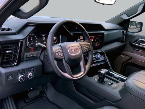 Used 2025 GMC Sierra 1500 AT4 w/ AT4 Premium Package AWD/4WD image 16
