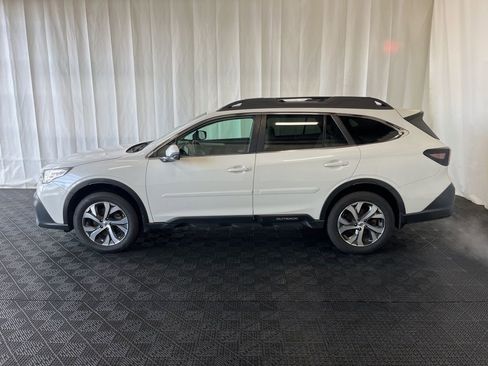 Used 2022 Subaru Outback Limited image 32