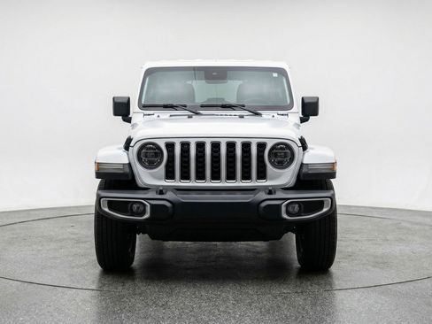 Used 2025 Jeep Wrangler Unlimited Sahara AWD/4WD image 2