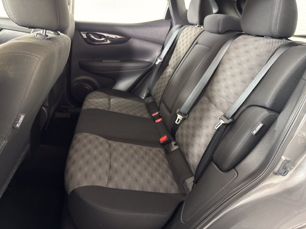 Used 2021 Nissan Rogue Sport SV FWD image 13