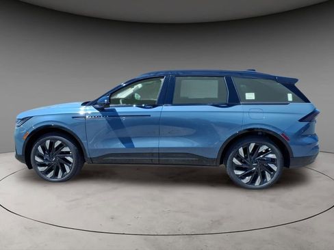 New 2026 Lincoln Nautilus Reserve w/ Jet Appearance Package AWD/4WD image 2
