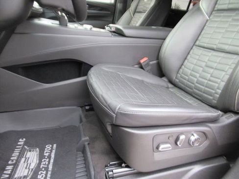 Used 2024 Cadillac Escalade ESV V w/ Heavy-Duty Trailer Package image 20